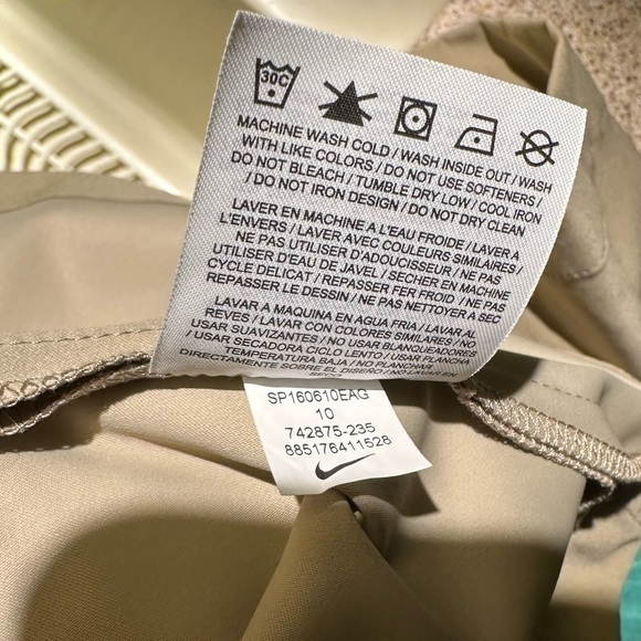 Nike Women’s Dri-Fit Tournament Golf Skort in Khaki (Size 10)‎ - Picture 14 of 14